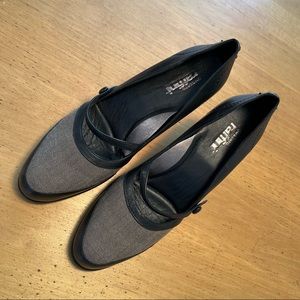 Umberto Raffini Black leather ~ herringbone pumps